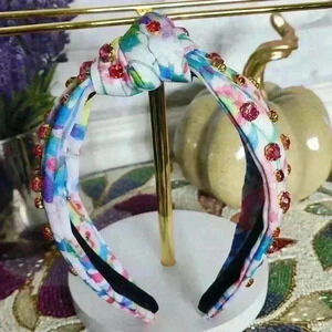 🌸Floral and Rhinestone Headband 🪻